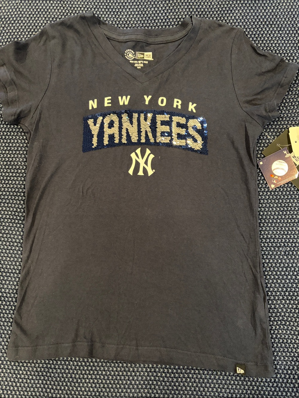 BNWT New York NY Yankees baseball sequins MLB New Era Tshirt - youth 10/12